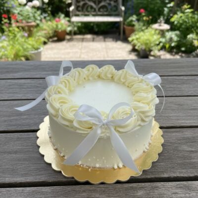 Tort in crema de unt cu fundite