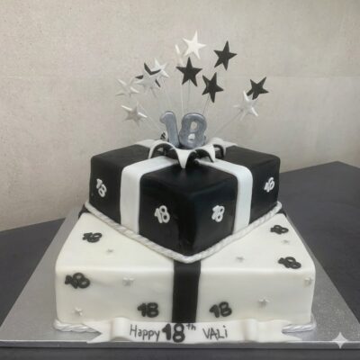 Tort majorat alb negru