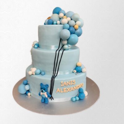 Tort de botez cu baloane